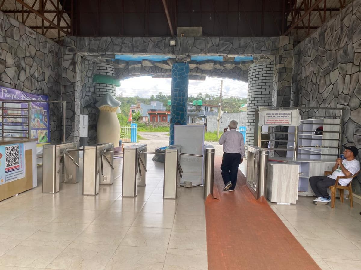 Dry Park Ticket Counter